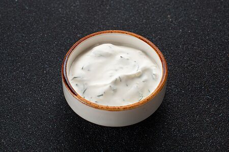Сметанный соус с чесноком