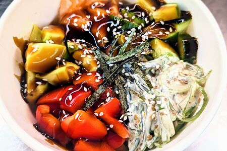 Поке с лососем