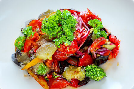 Грузинский тёплый салат