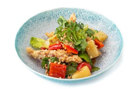 Салат с хрустящей курочкой