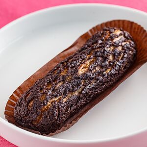 Эклер шоколадный