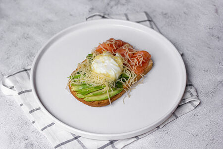 Тост-бенедикт с лососем