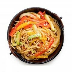 Яичная лапша с овощами