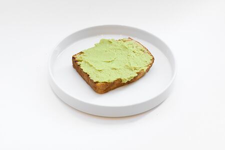 Авокадо-тост на многозерновом хлебе