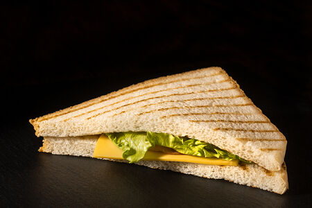 Тост с ветчиной и сыром