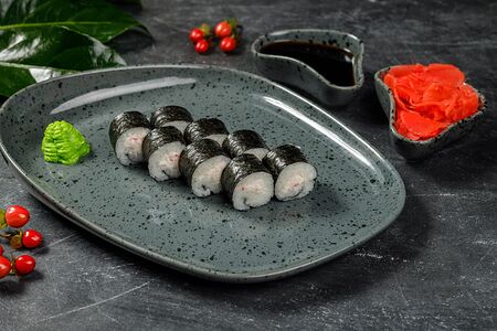 Маки с крабом