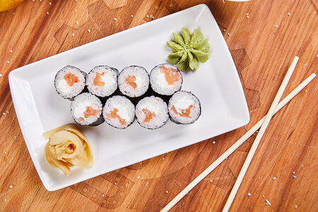 Классик-ролл с лососем и сыром