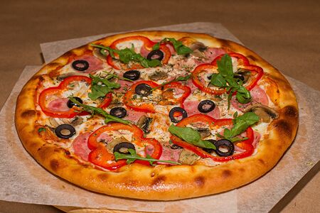 Пицца с ветчиной