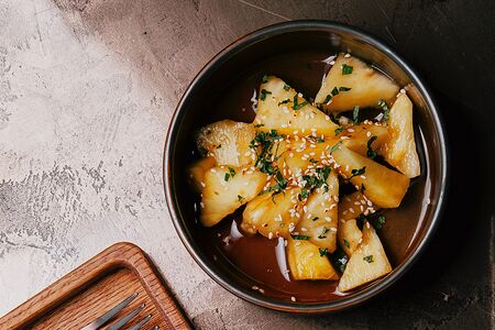 Ананасы кимчи со свежей мятой