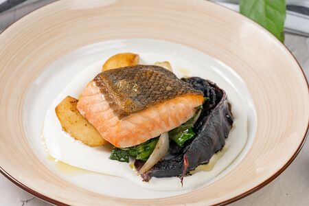 Лосось с хрустящей корочкой