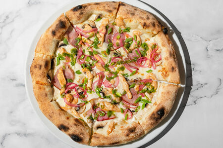 Пицца Деревенская со сливочным соусом