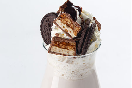 Сникерс молочный коктейль