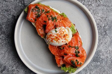 Брускетта с форелью