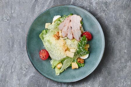 Цезарь с курицей