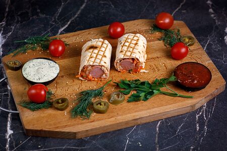 Сосиска в лаваше