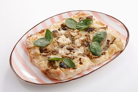 Пицца с трюфельной пастой