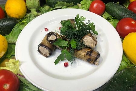 Витки из баклажанов с грецкими орехами