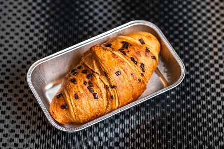 Круассан с шоколадом