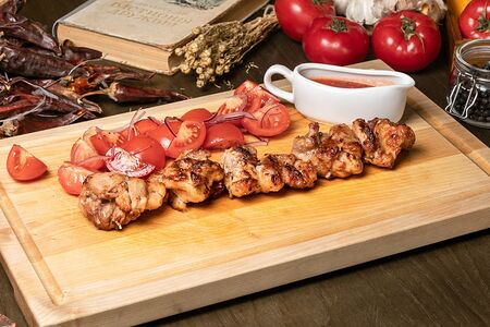 Шашлык из Каширского петуха со сладкими томатами