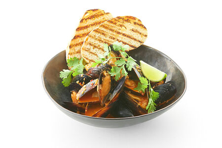 Мидии в соусе том ям