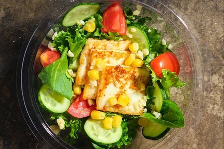 Салат с жареным адыгейским сыром