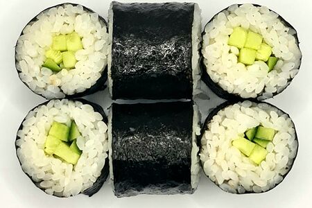 Ролл Маки огурец