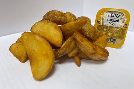 Картофельные дольки в специях