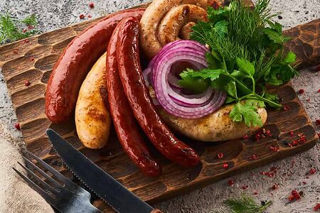 Ассорти колбасок на гриле