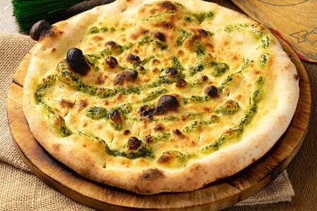 Фокачча с соусом песто