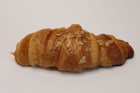 Круассан с миндальным кремом