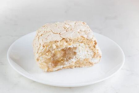 Пирожное Экселанс с яблоком