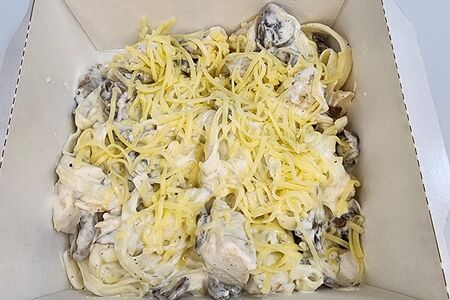Паста с курицей и грибами