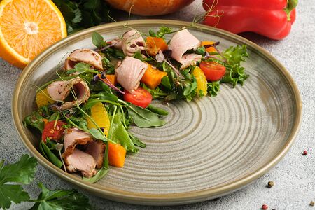 Салат с уткой, апельсином и тыквой