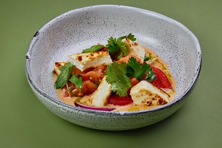 Салат с обжаренным адыгейским сыром