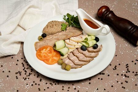 Ассорти мясное
