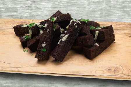 Гренки чесночные