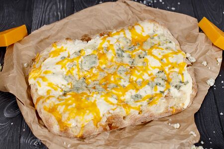 Римская пицца Четыре сыра