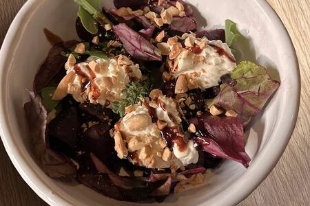 Салат с печеной свеклой