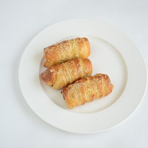 Сосиска в тесте с сыром