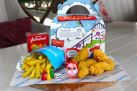 Сканди Милл со стрипсами