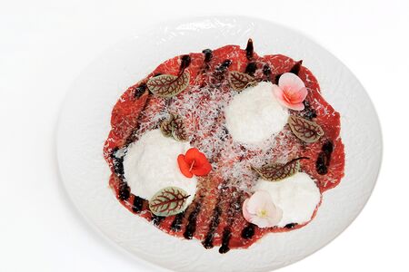 Карпаччо из говядины с кремом из пармезана