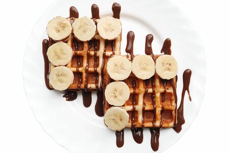 Вафля с бананом и шоколадом