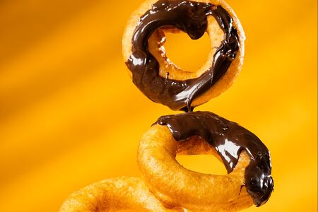 Бокс на 16 пончиков с шоколадной пастой