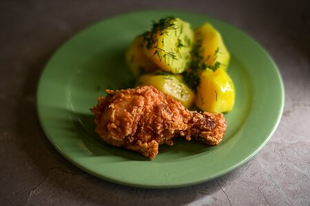 Куриная голень с картофелем