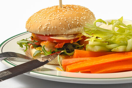 Бургер с тигровыми креветками гриль