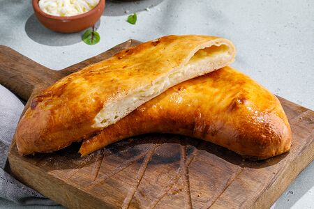 Хачапури по-гурийски с рубленым яйцом