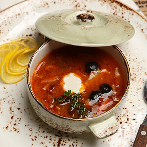 Солянка сборная мясная