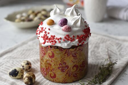 Кулич-бриошь с итальянскими апельсиновыми цукатами и изюмом