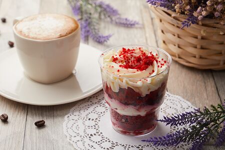 Вегетарианский трайфл Красный бархат