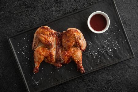 Цыпленок Корнишон на углях